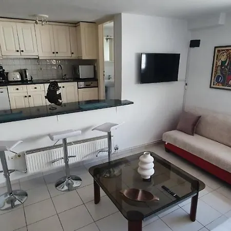 Ina's Cosy Studio 55m2, Koukaki, Acropolis 7' *