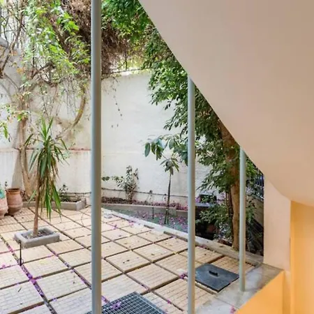 Ina's Cosy Studio 55m2, Koukaki, Acropolis 7' * Athens