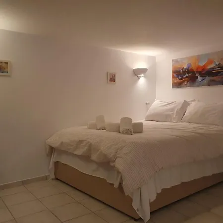 Ina's Cosy Studio 55m2, Koukaki, Acropolis 7' *