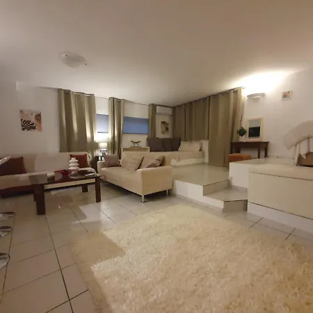 Ina's Cosy Studio 55m2, Koukaki, Acropolis 7' Apartment Athens