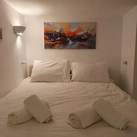 Ina's Cosy Studio 55m2, Koukaki, Acropolis 7' Apartment Athens
