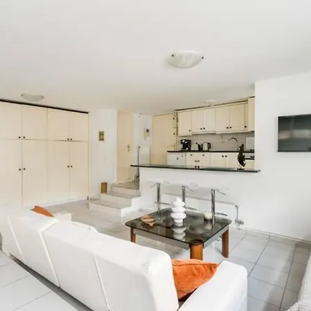 Ina's Cosy Studio 55m2, Koukaki, Acropolis 7' Appartamento